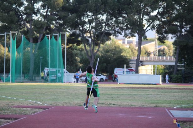 Jorge Franco lanza la jabalina en el torneo celebrado en Gandía y que ganó el Intec Zoiti. Foto: Intec Zoiti