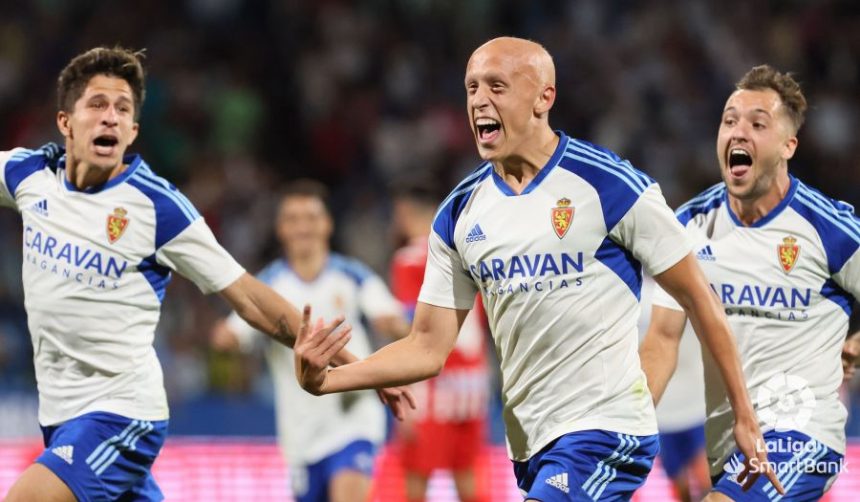 Mollejo celebrando un gol con el Real Zaragoza | La Liga