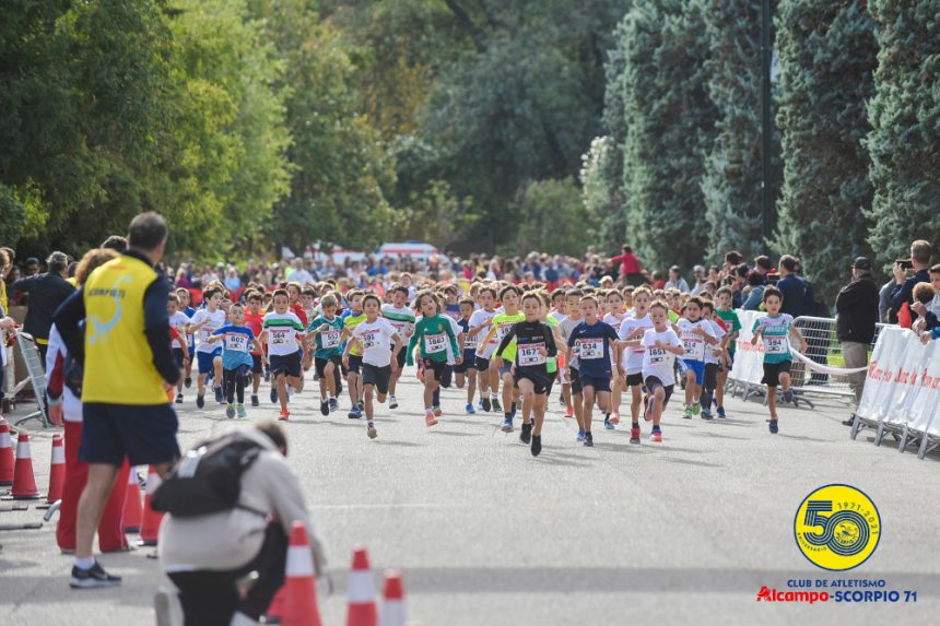 Numerosos niños participaron en la pasada edición de la Carrera de la Infancia. Foto: Ramón Comet
