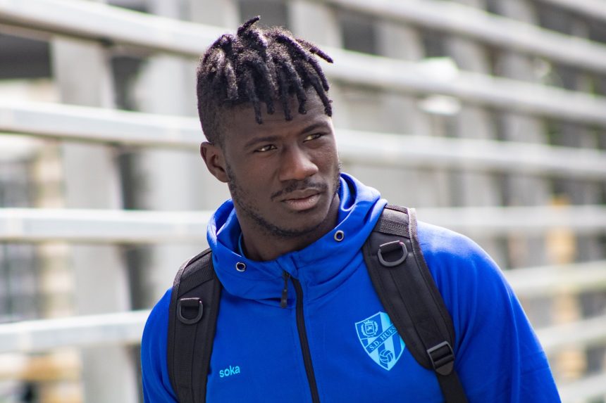 Samuel Obeng antes del partido ante el Villarreal B