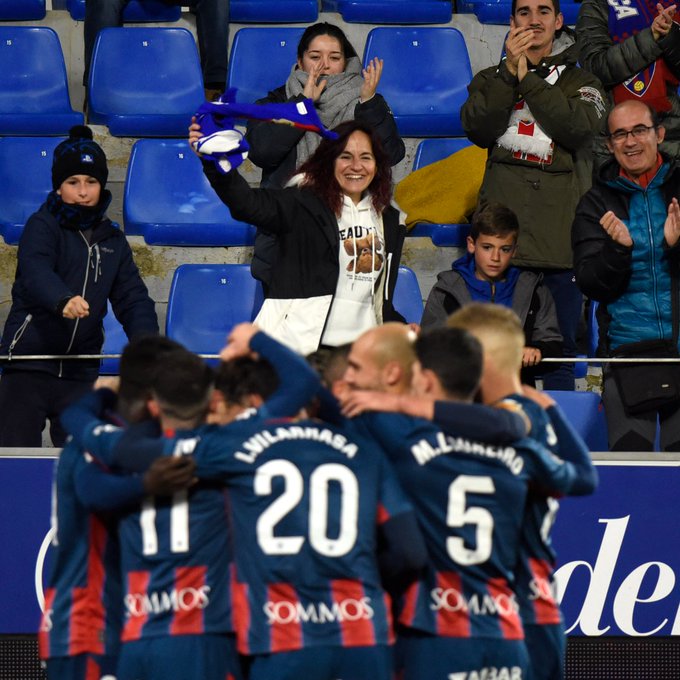 El Alcoraz en la victoria del Huesca ante el Racing de Ferrol