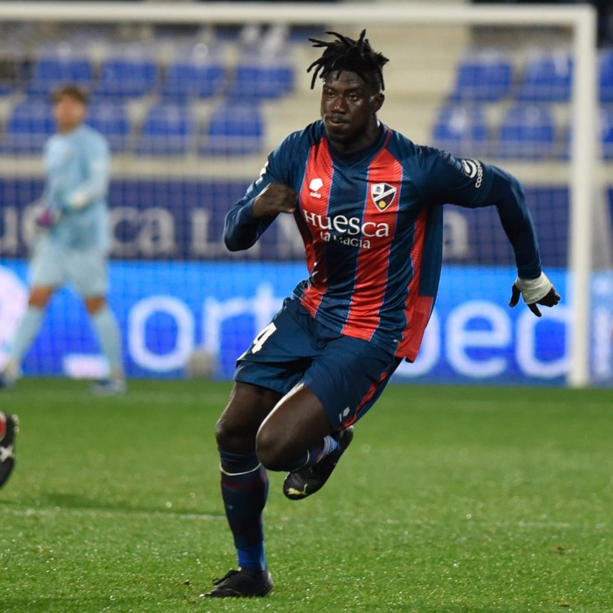 Samuel Obeng durante el partido del Huesca ante el Racing de Ferrol