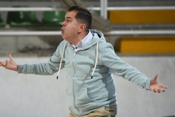 Rafa Sanz, en la imagen, durante el partido del Peñas contra el Ponferrada