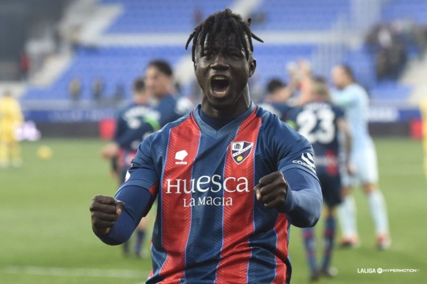 Obeng, celebra el gol con el que el Huesca ganó al Alcorcón. Foto: LaLiga