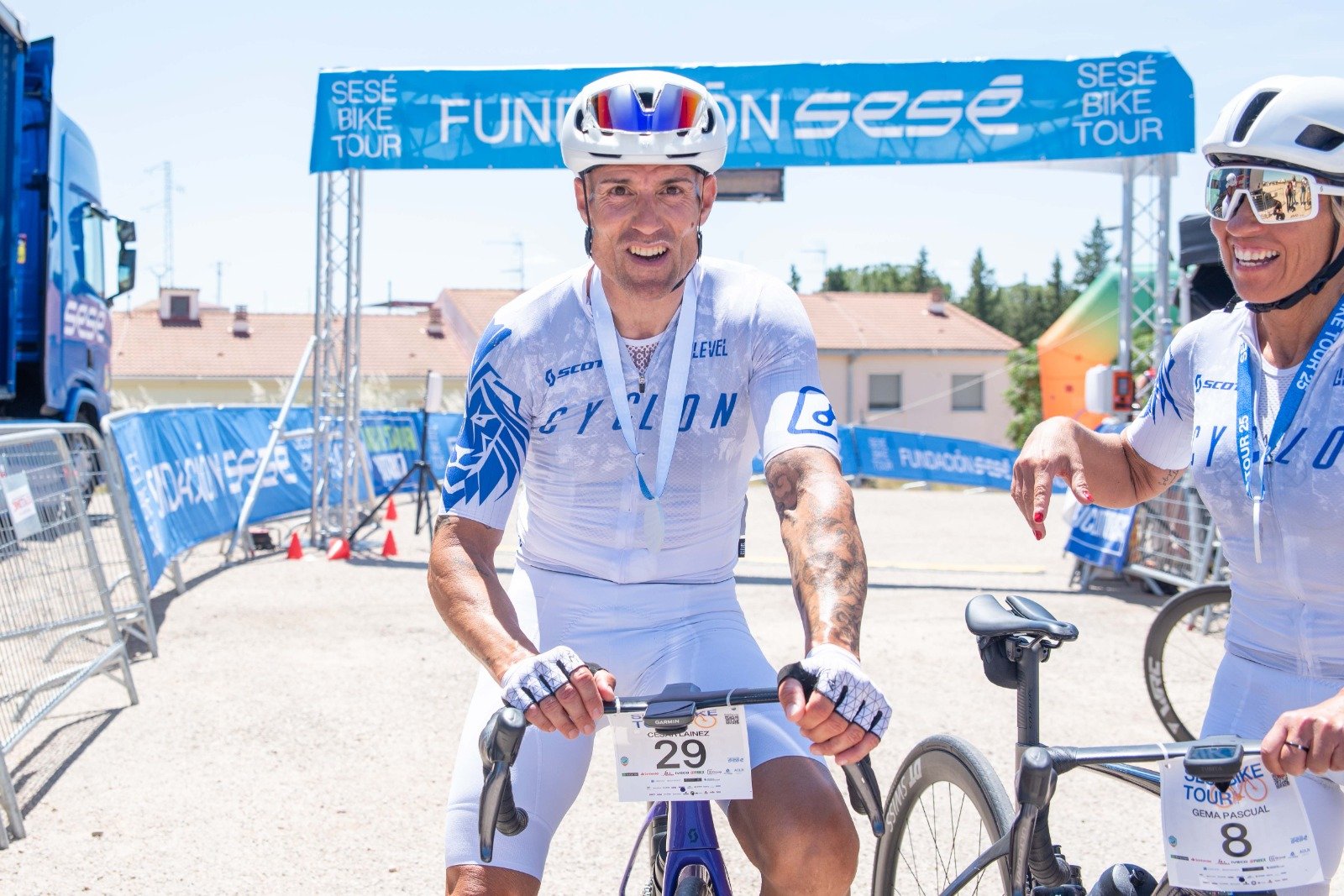 sesé bike tour