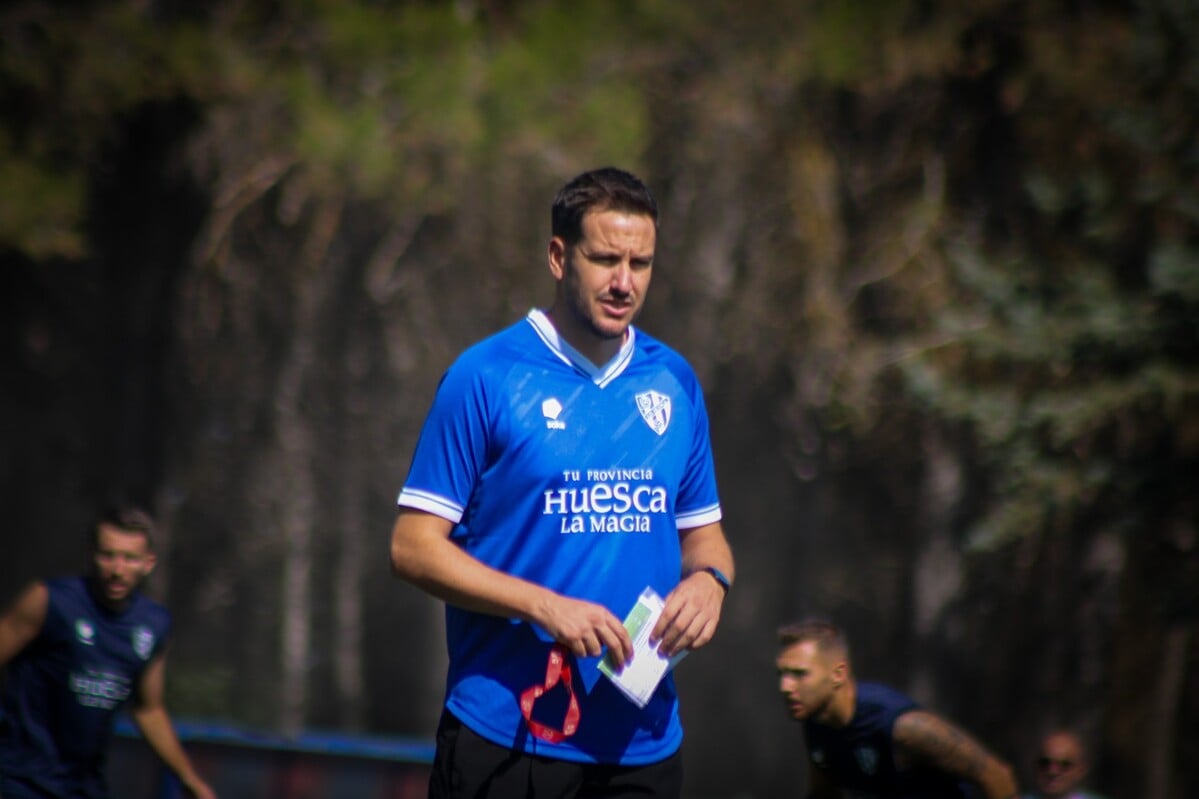 Guilló en un entrenamiento con el Huesca (1)
