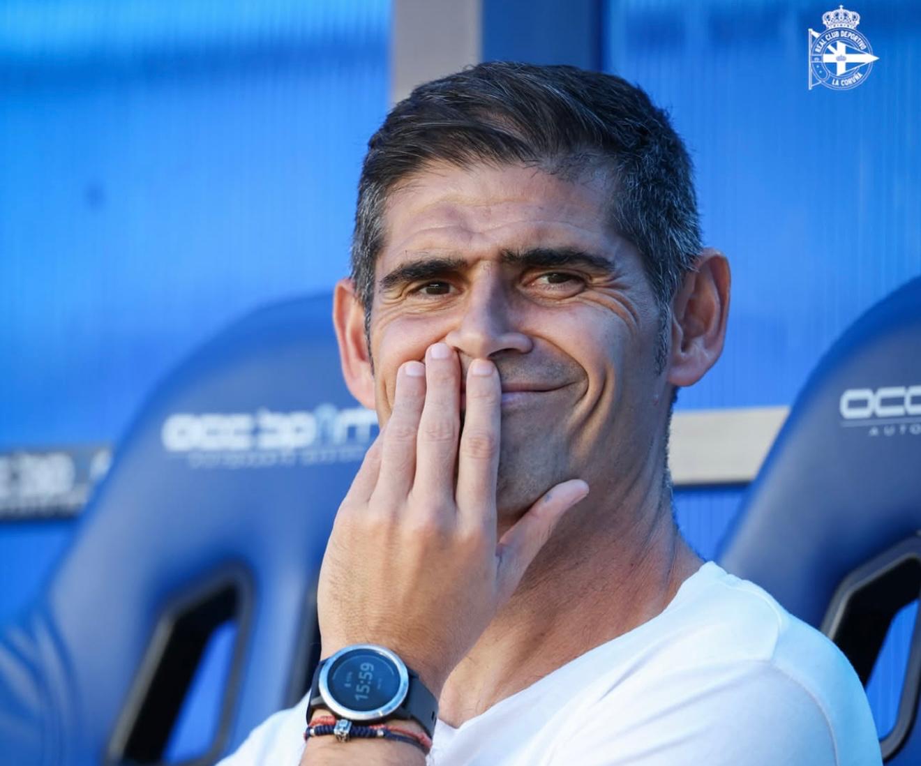 Hidalgo en el banquillo del Deportivo