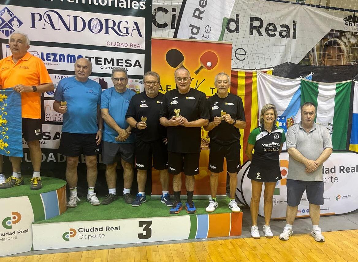 Los Veteranos +70 de Aragón, bronce en el AEJVTM (1)
